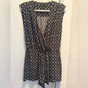 Banana Republic Ikat Print Romper Black White Sleeveless Size 2